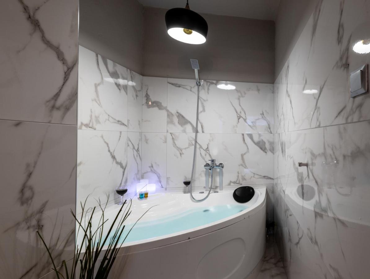 Nueva Era Boutique Apartment เอเธนส์ ภายนอก รูปภาพ